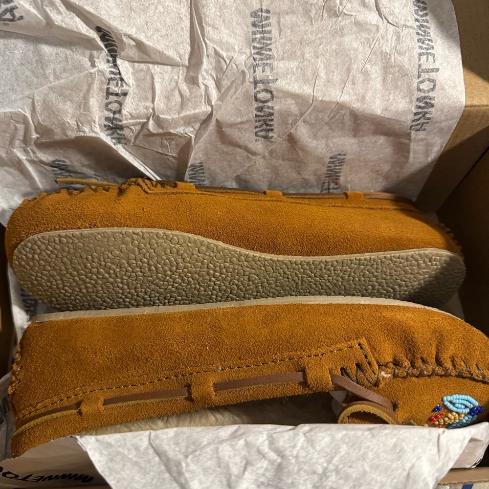 FREE PEOPLE Minnetonka for FP
Ayashe Moccasins FLATS SHOES - Picture 7 of 10